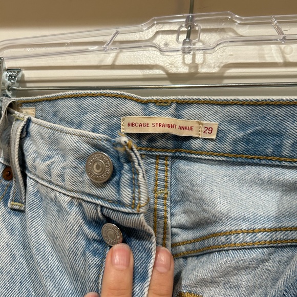 Levi's Premium Ribcage Straight Ankle Button Fly size 29 - Picture 4 of 7